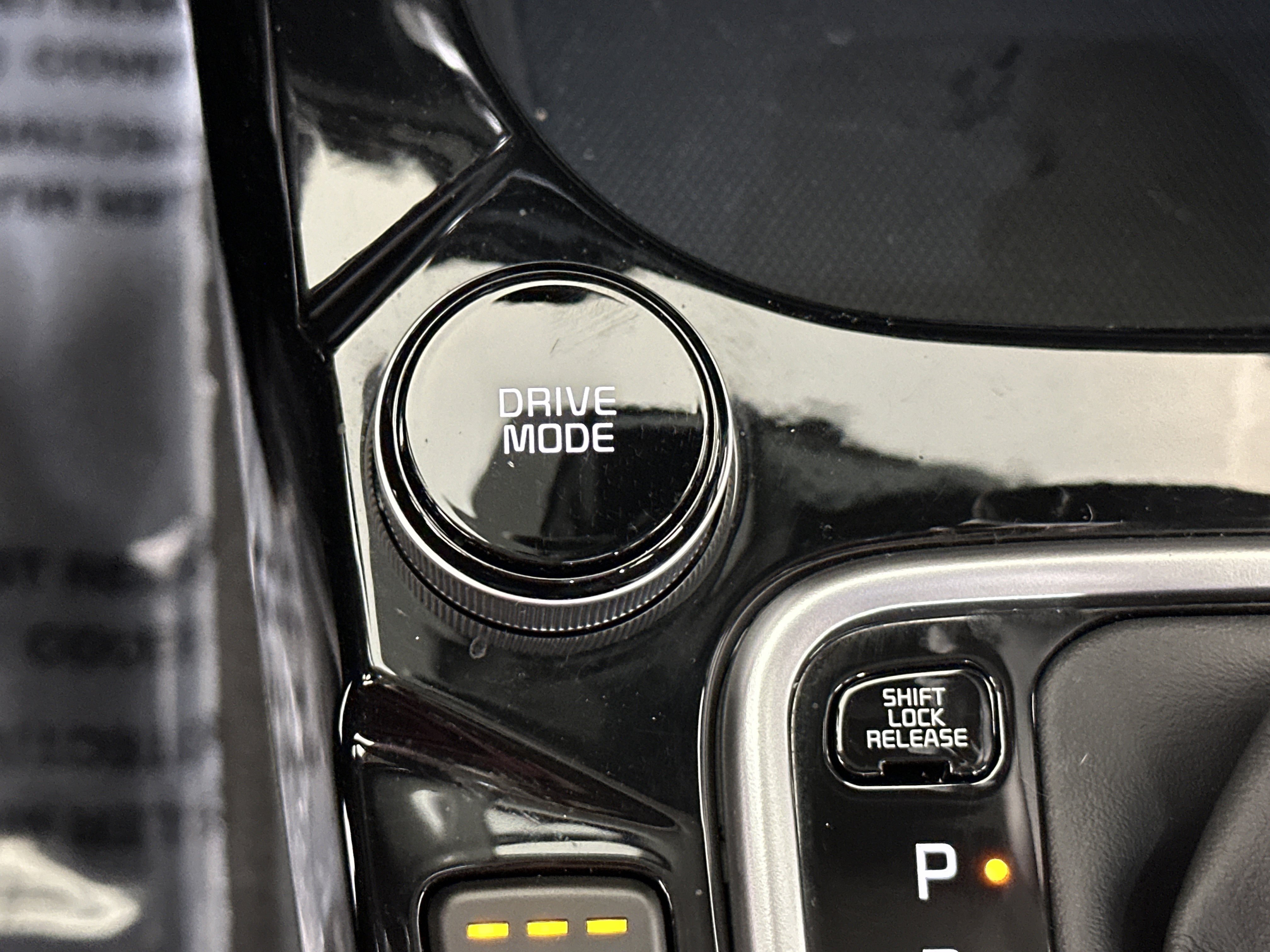 Certified 2023 Kia Seltos SX w/ SX Sunroof Package image 27