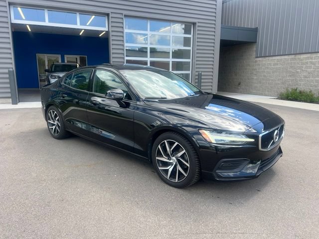 Used 2020 Volvo S60 T5 Momentum w/ Protection Package Premier FWD image 3