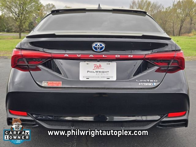Used 2019 Toyota Avalon Limited image 4