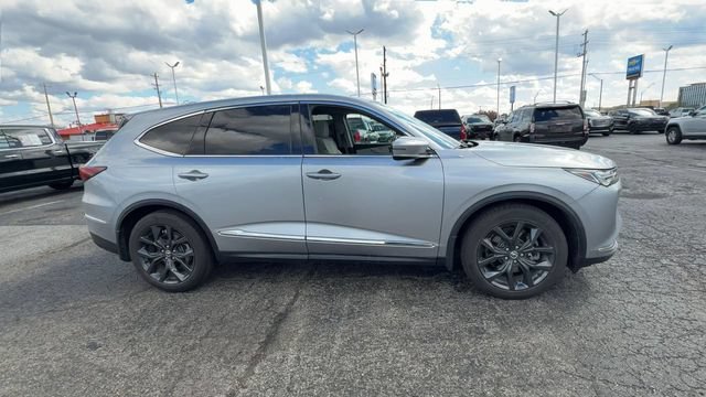 Used 2023 Acura MDX SH-AWD w/ Technology Package image 9