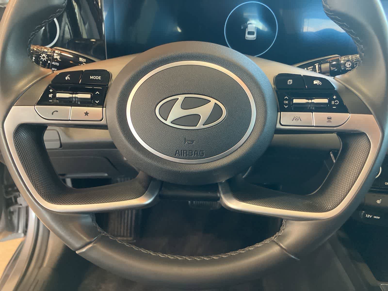 Used 2025 Hyundai Elantra SEL image 16