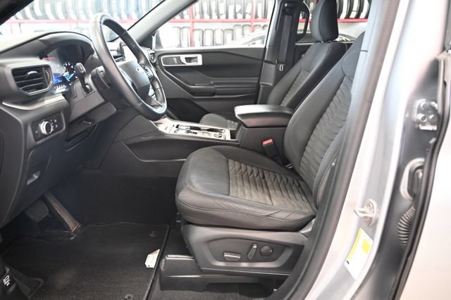 Used 2020 Ford Explorer XLT w/ Comfort Package AWD/4WD image 10