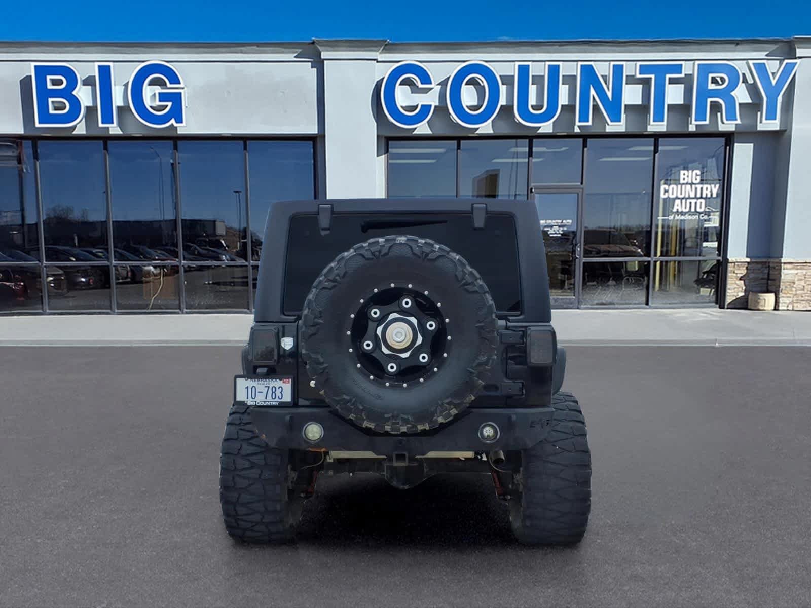 Used 2017 Jeep Wrangler Unlimited Rubicon w/ Connectivity Group AWD/4WD image 6