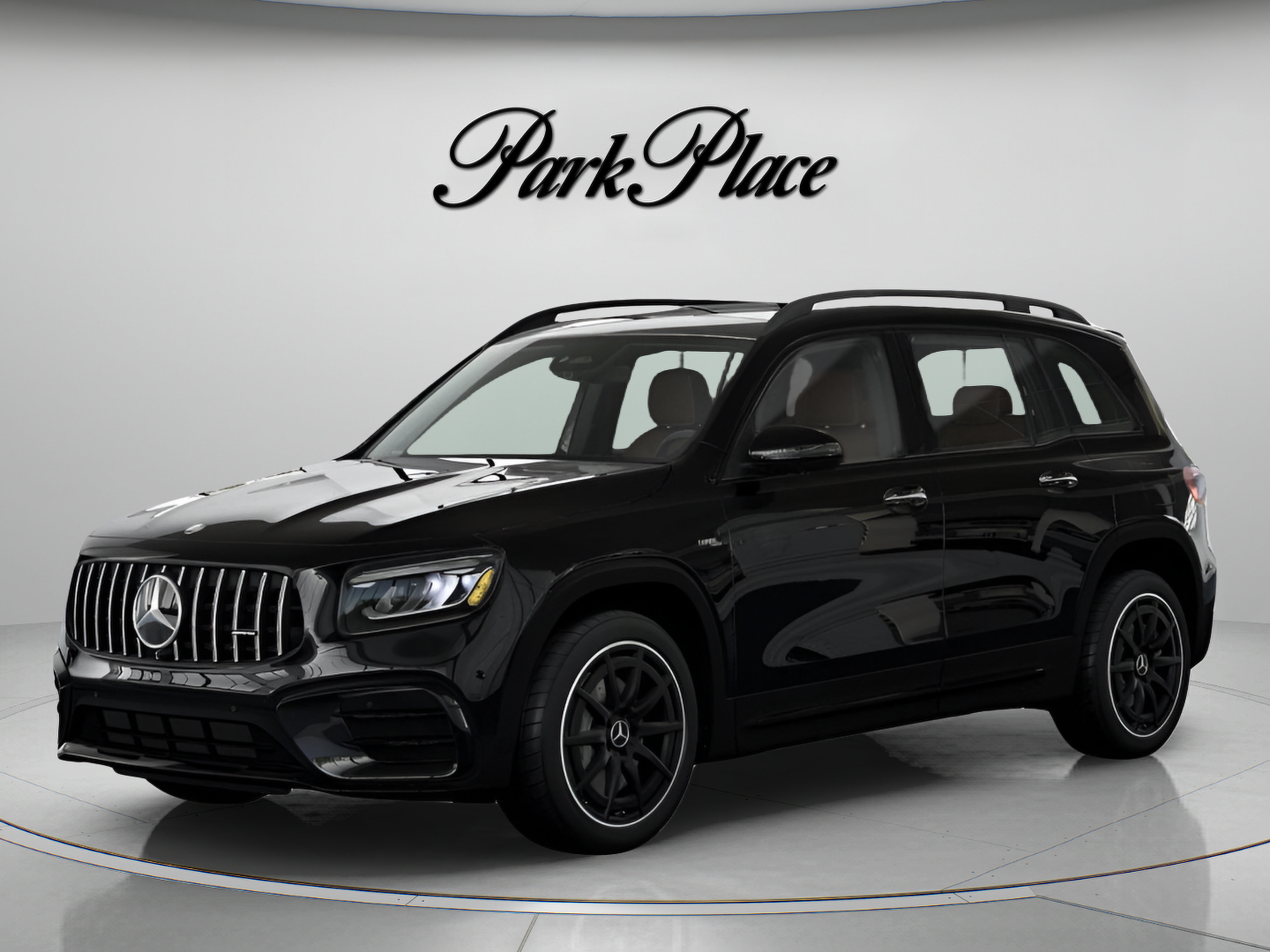 Used 2026 Mercedes-Benz GLB 35 AMG 4MATIC image 2