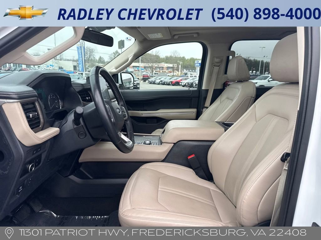 Used 2024 Ford Expedition Limited image 3