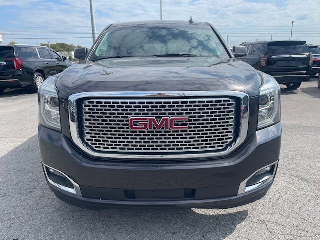 Used 2018 GMC Yukon XL SLT image 2