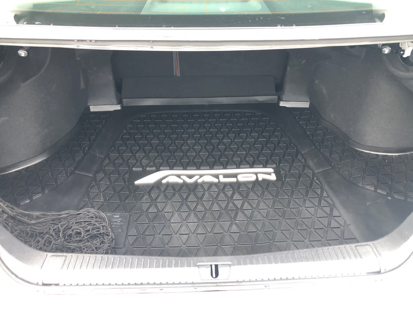 Used 2019 Toyota Avalon Limited image 23