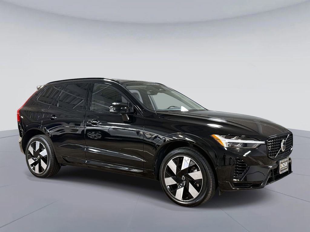 Used 2024 Volvo XC60 T8 Ultimate w/ Climate Package image 9