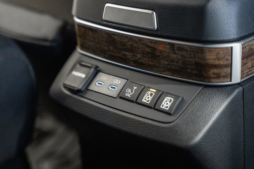 New 2026 Toyota Sienna Platinum image 35