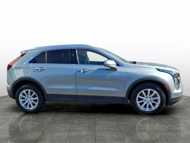 Used 2023 Cadillac XT4 Luxury w/ Cold Weather Package AWD/4WD image 6