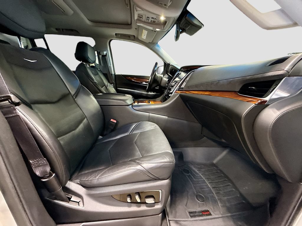 Used 2015 Cadillac Escalade ESV Premium AWD/4WD image 31