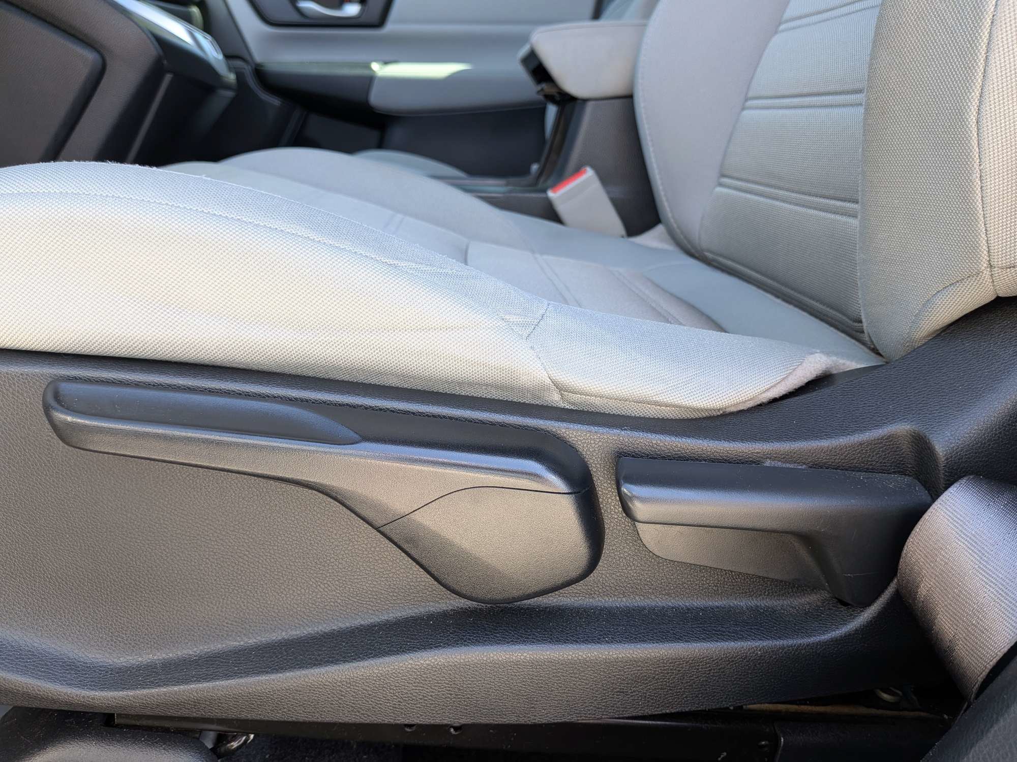 Used 2018 Honda CR-V LX image 20