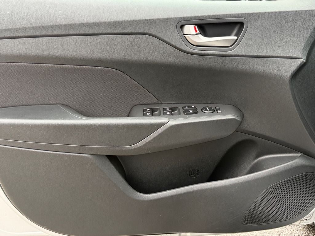 Used 2021 Hyundai Accent SE FWD image 20