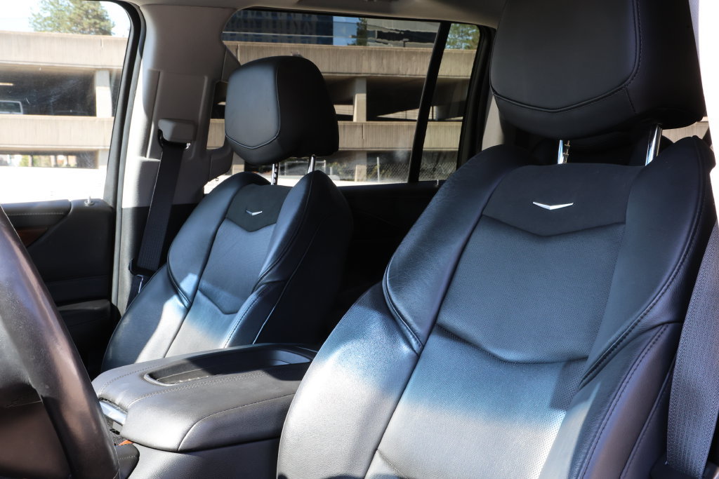 Used 2019 Cadillac Escalade ESV Premium Luxury AWD/4WD image 15