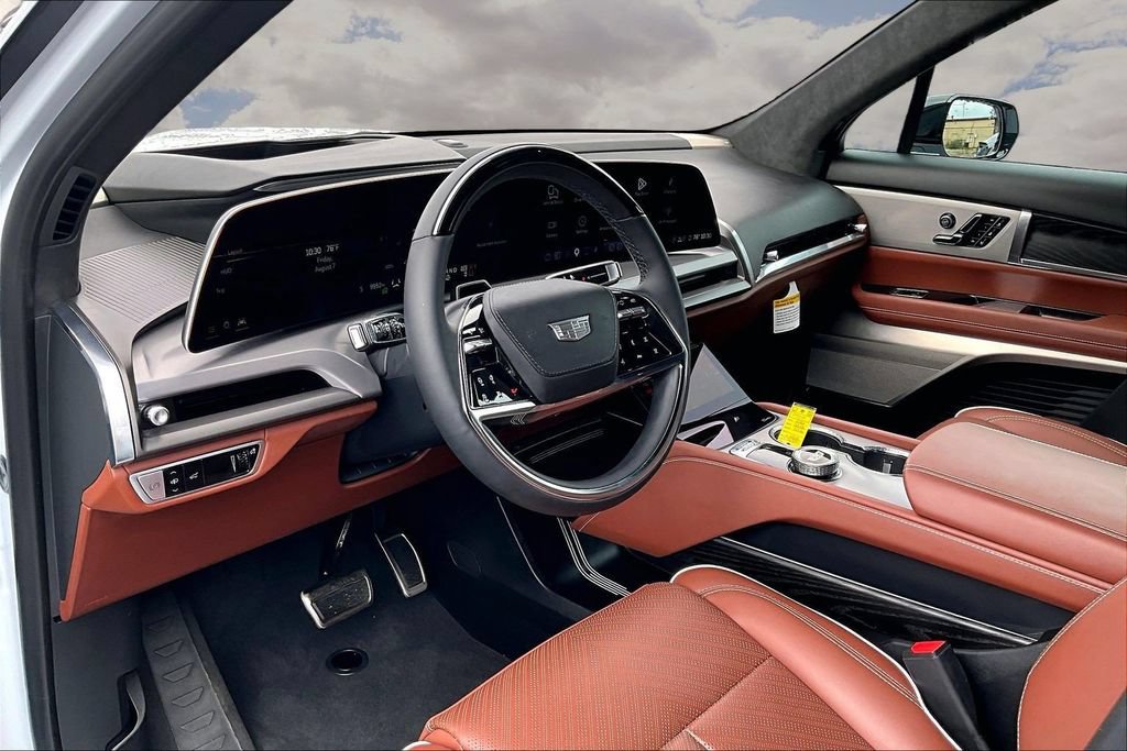 Certified 2026 Cadillac Vistiq Platinum AWD/4WD image 17