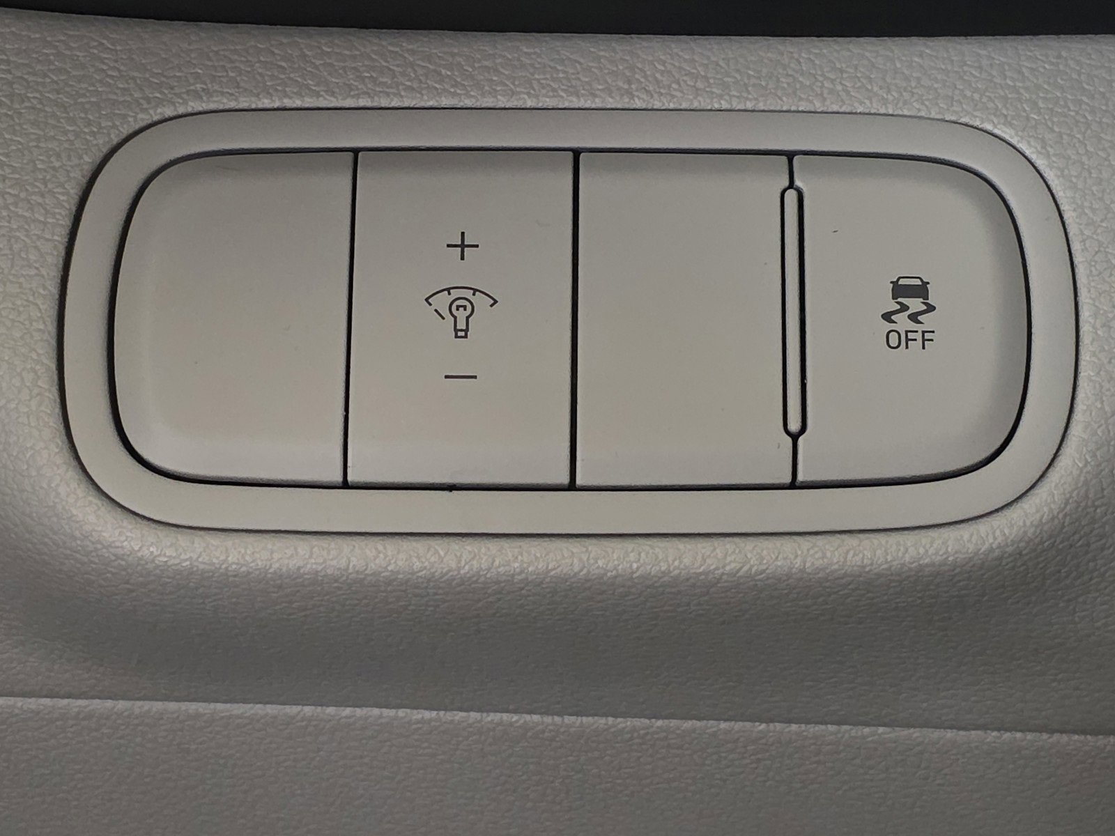 Certified 2023 Hyundai Venue SEL image 32