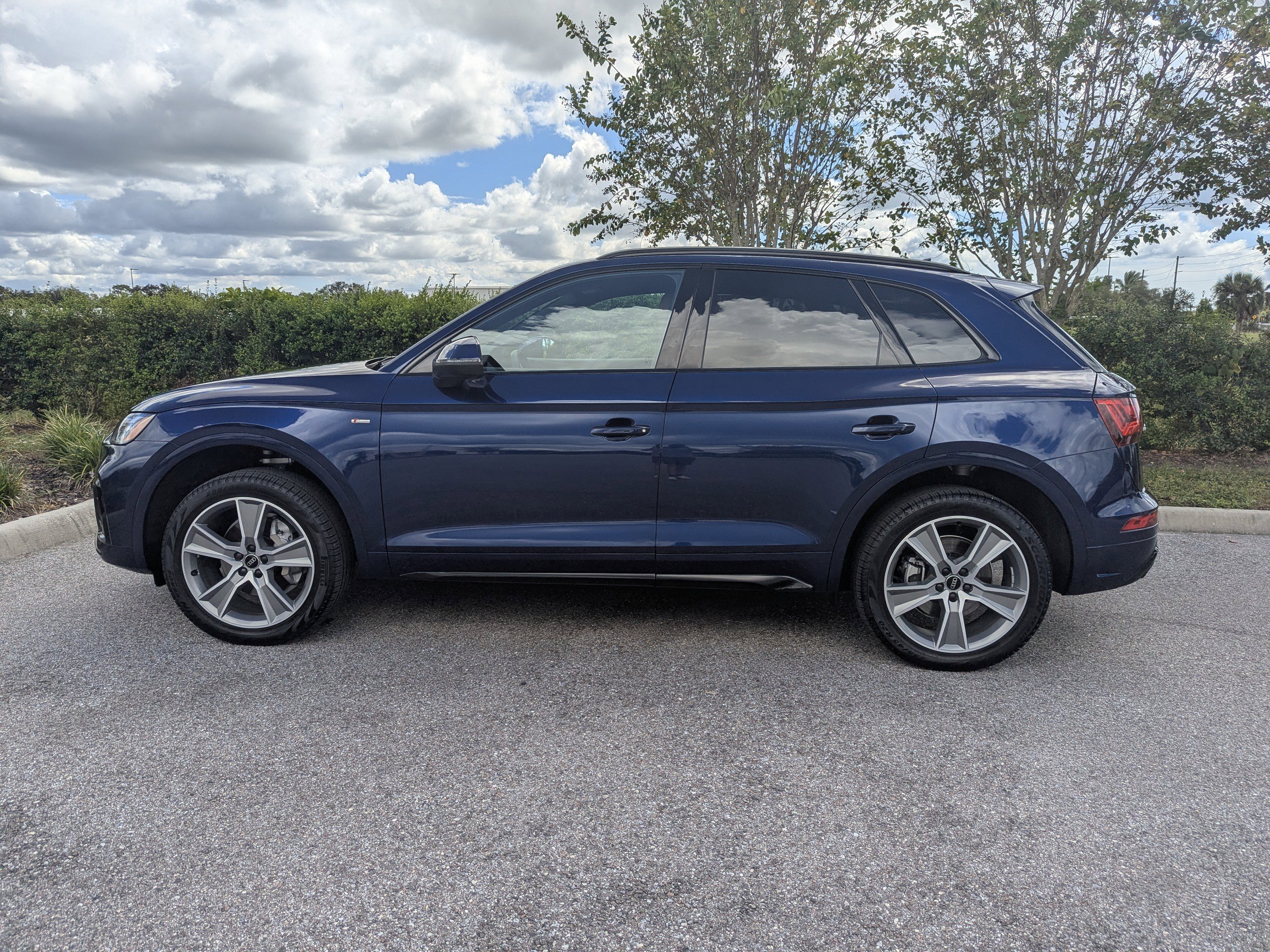 Certified 2025 Audi Q5 2.0T Premium w/ Convenience Plus Package image 7