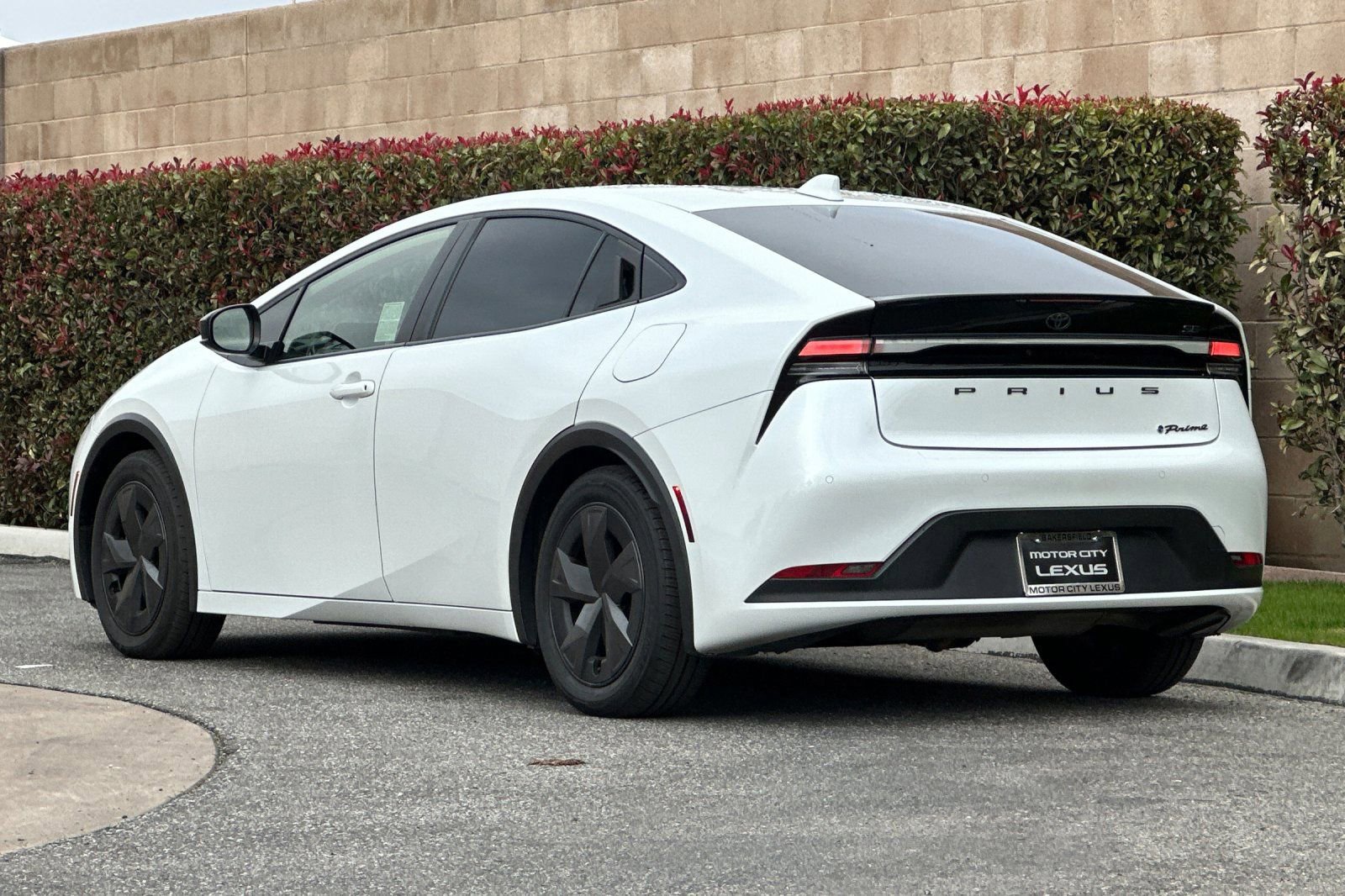 Used 2024 Toyota Prius Prime SE image 6