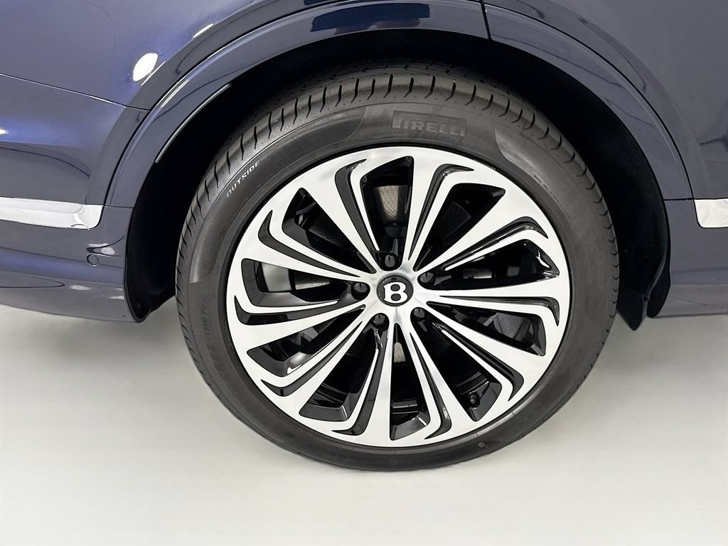 New 2026 Bentley Bentayga Extended Wheelbase AWD/4WD image 32