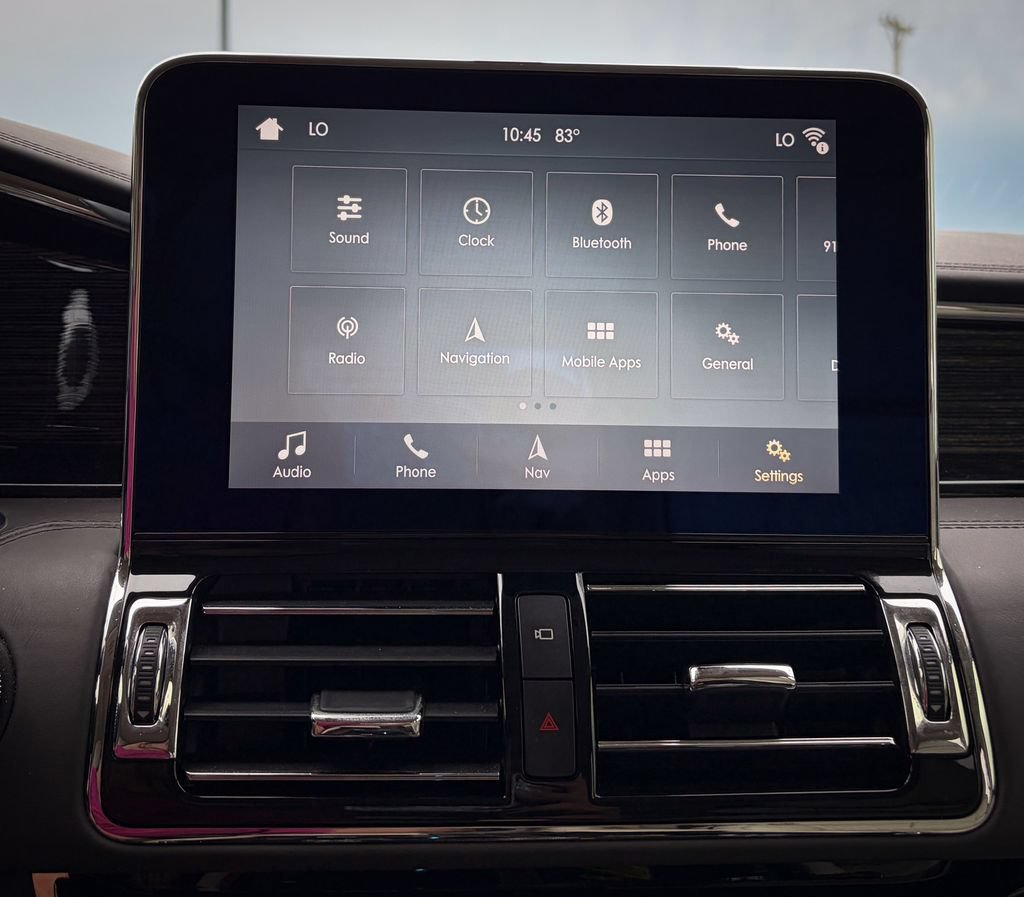 Used 2018 Lincoln Navigator L Black Label AWD/4WD image 16