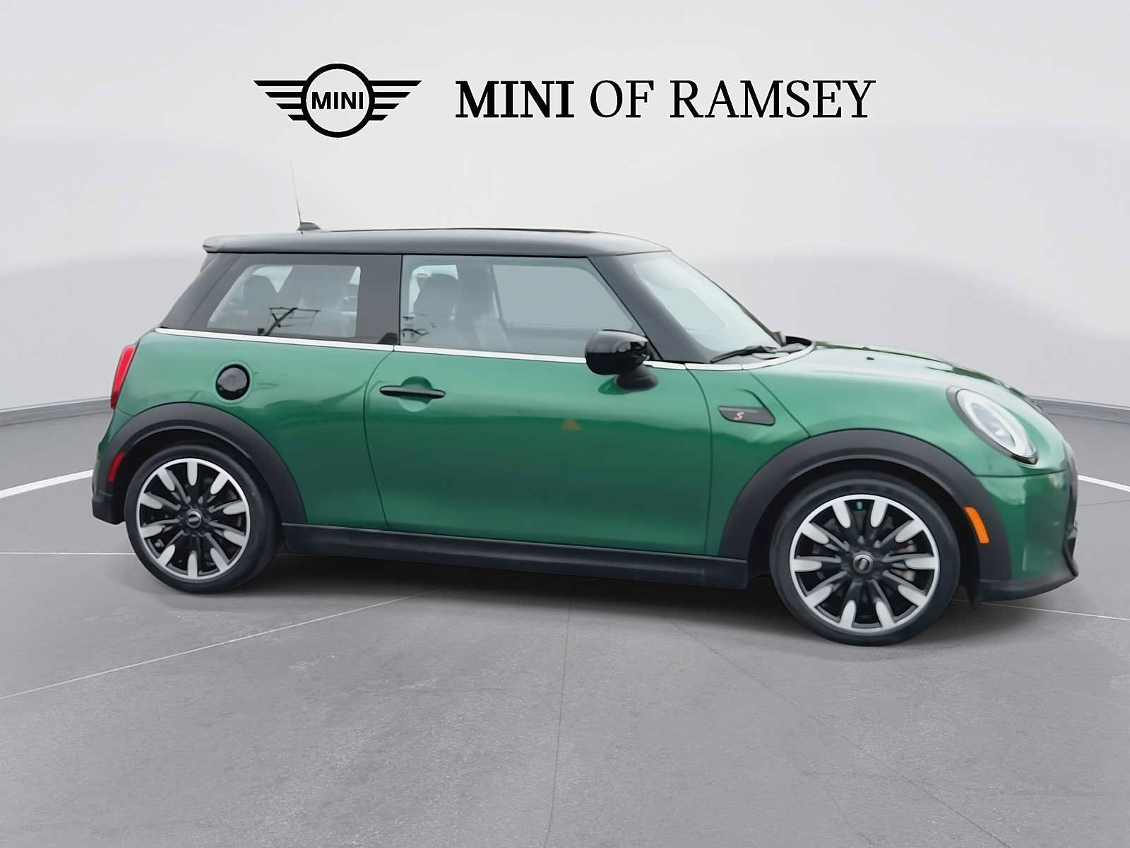 Used 2024 MINI Cooper S FWD image 9