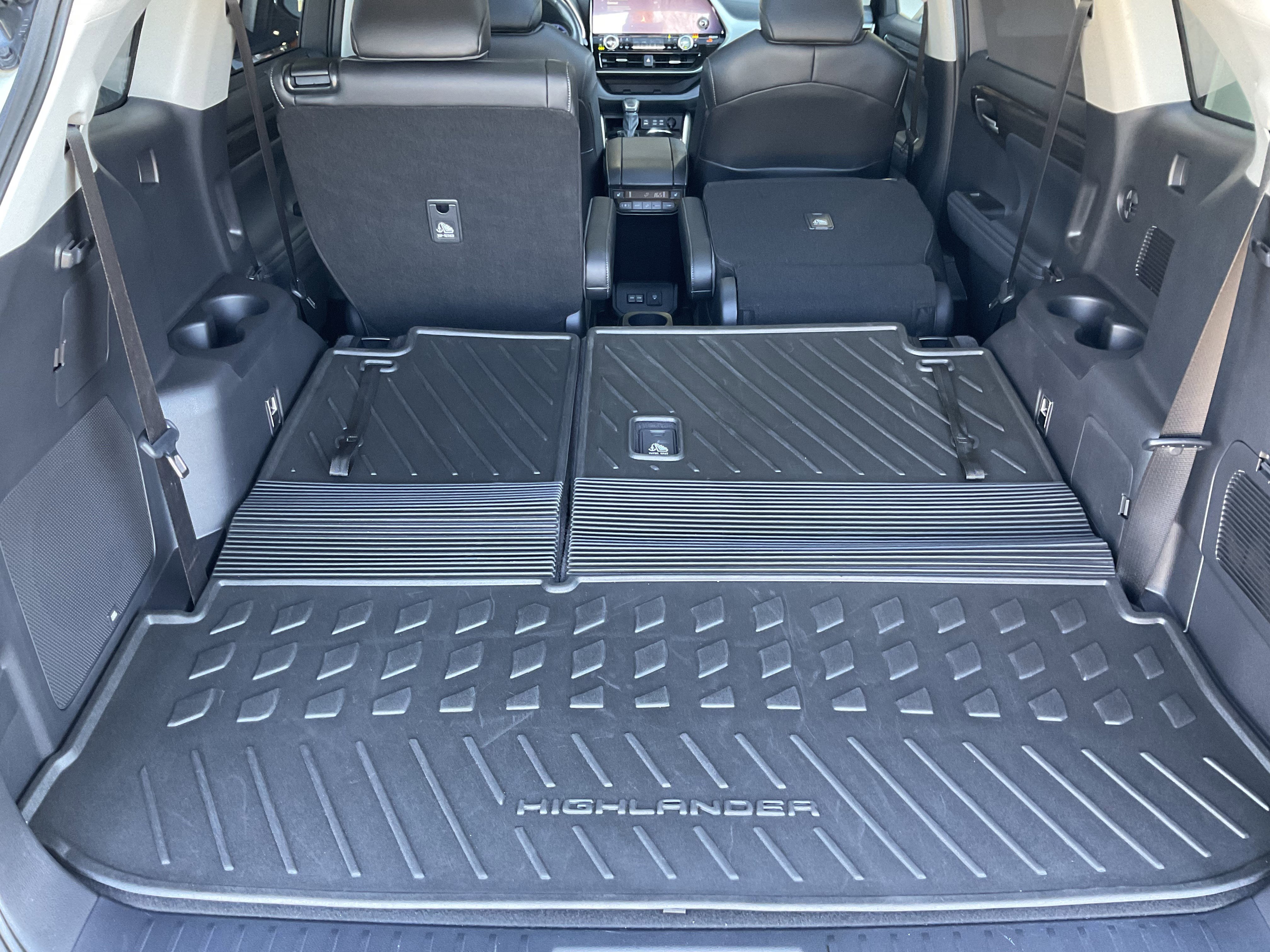 Used 2024 Toyota Highlander Platinum image 52