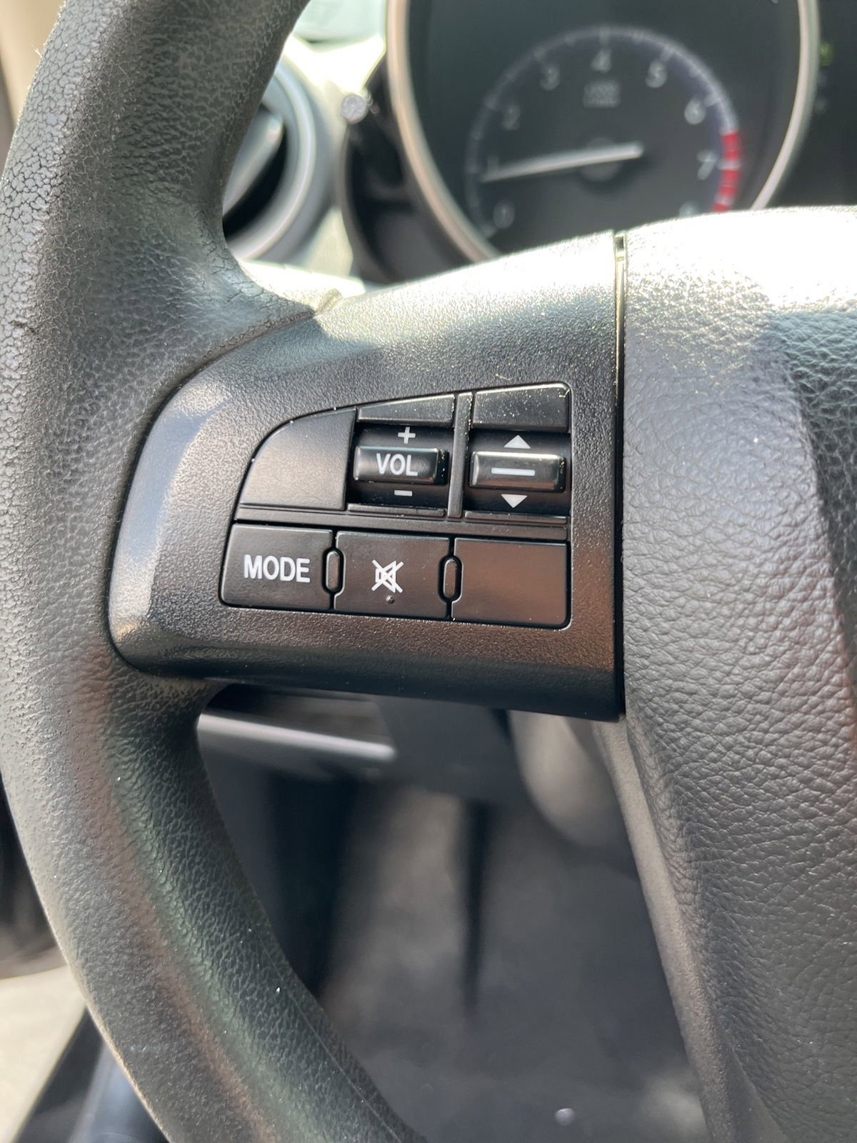 Used 2013 MAZDA MAZDA3 i SV FWD image 20