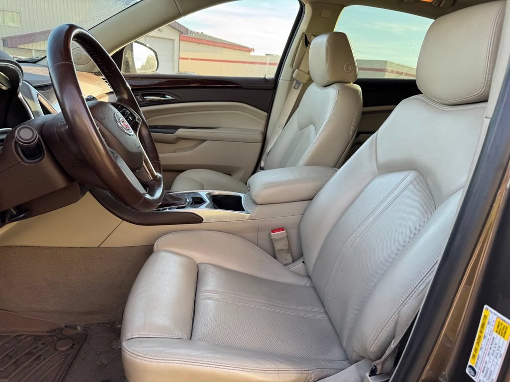 Used 2015 Cadillac SRX Luxury w/ Trailering Package AWD/4WD image 4