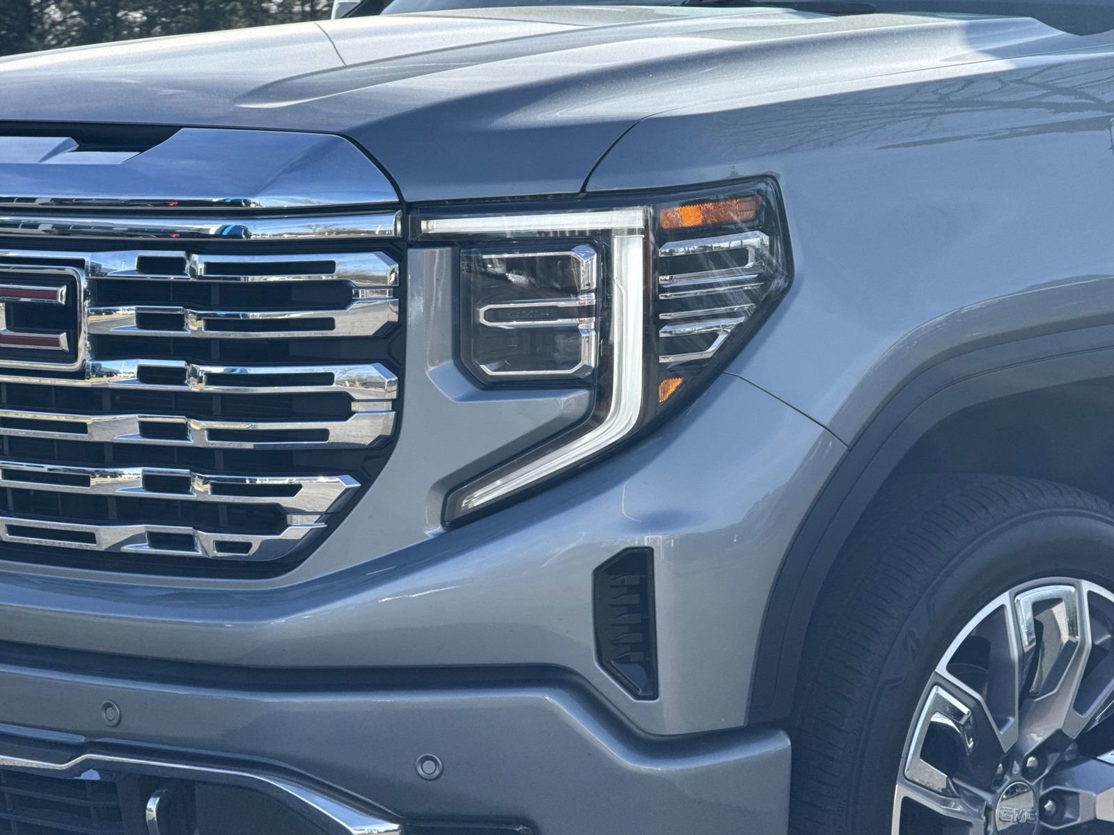 Used 2025 GMC Sierra 1500 Denali w/ Denali Reserve Package AWD/4WD image 6