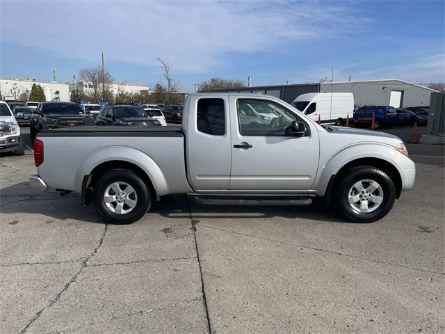 Used 2013 Nissan Frontier SV image 2
