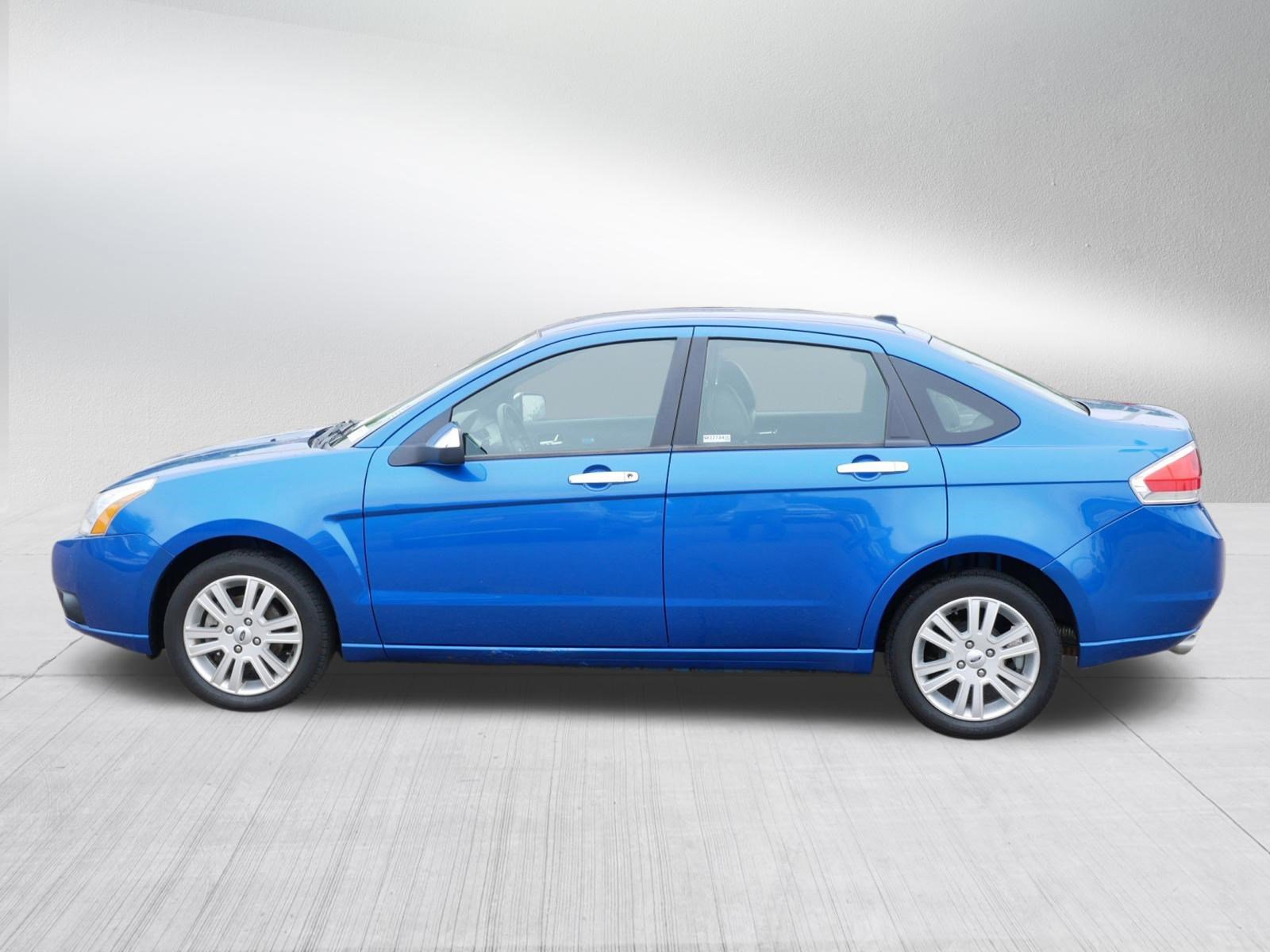 Used 2011 Ford Focus SEL FWD image 4