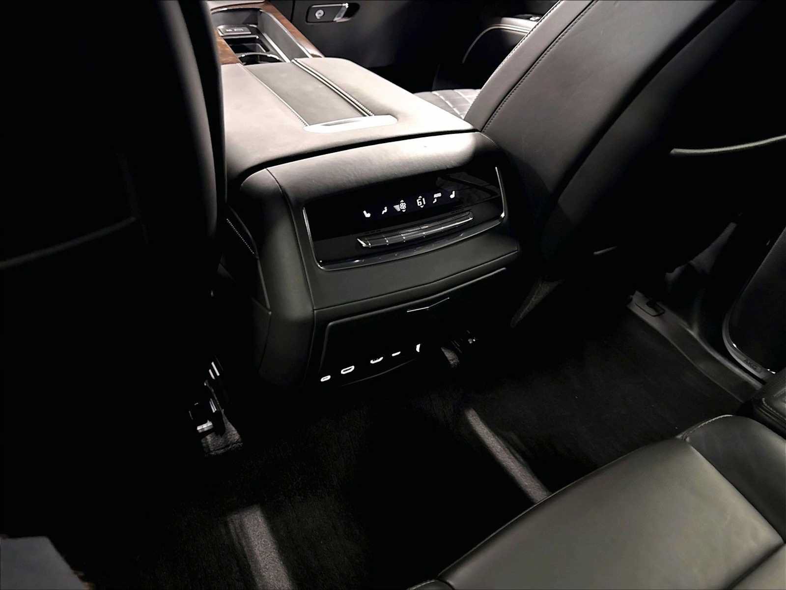 Used 2023 Cadillac Escalade Sport Platinum w/ LPO, ONYX Package AWD/4WD image 25