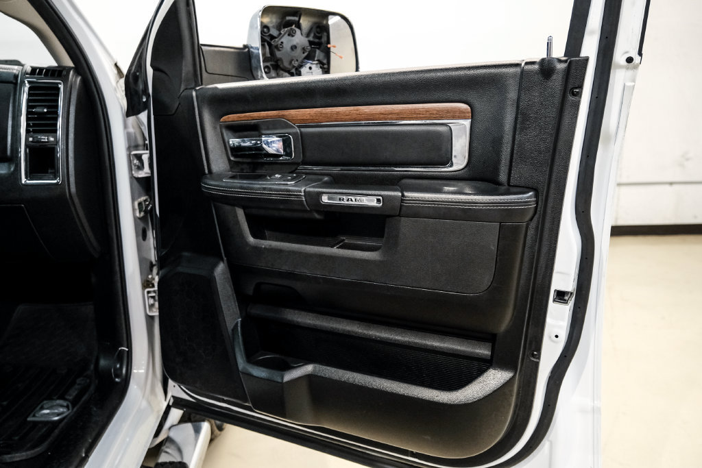 Used 2018 RAM 1500 Laramie AWD/4WD image 38