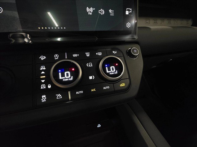 New 2026 Land Rover Defender 130 X-Dynamic SE AWD/4WD image 25