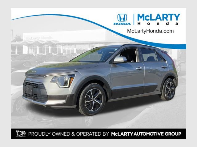 Used 2025 Kia Niro LX image 1