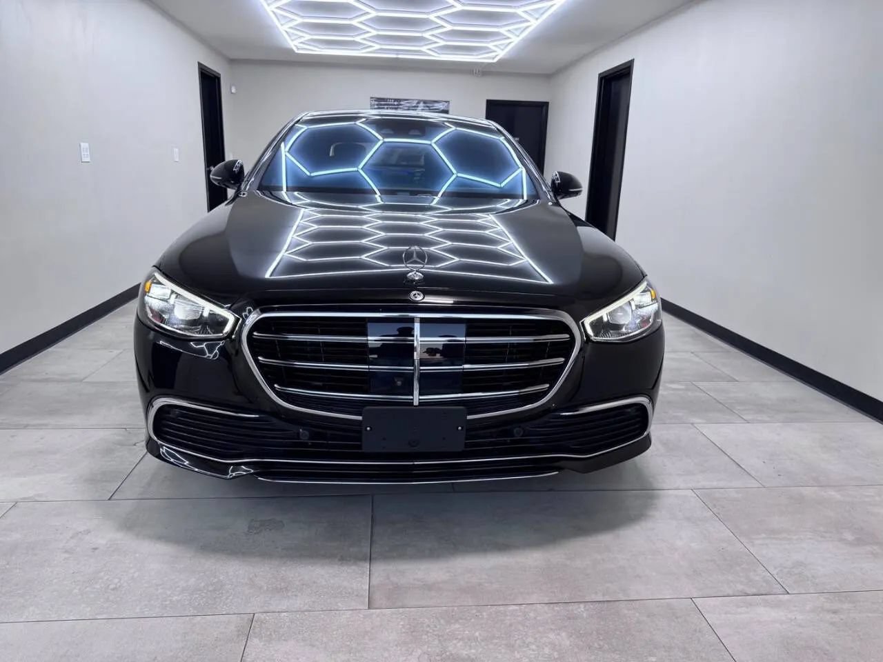 Used 2023 Mercedes-Benz S 580e 4MATIC Sedan w/ Warmth & Comfort Package image 7