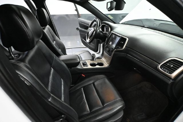 Used 2015 Jeep Grand Cherokee Limited w/ Trailer Tow Group IV AWD/4WD image 40