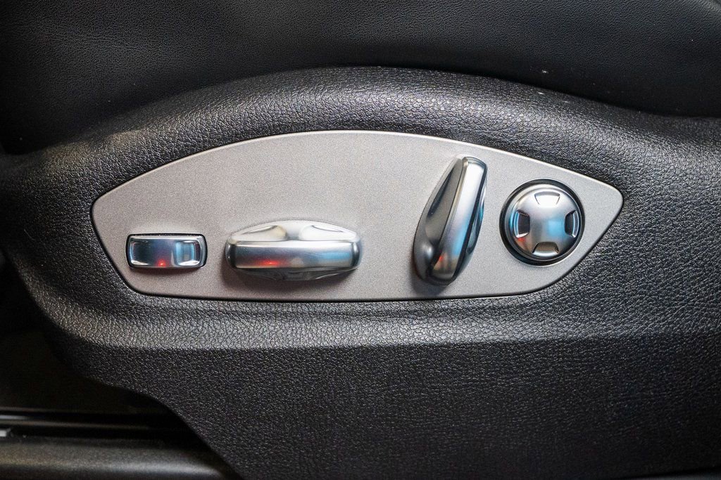 New 2026 Porsche Macan AWD/4WD image 20