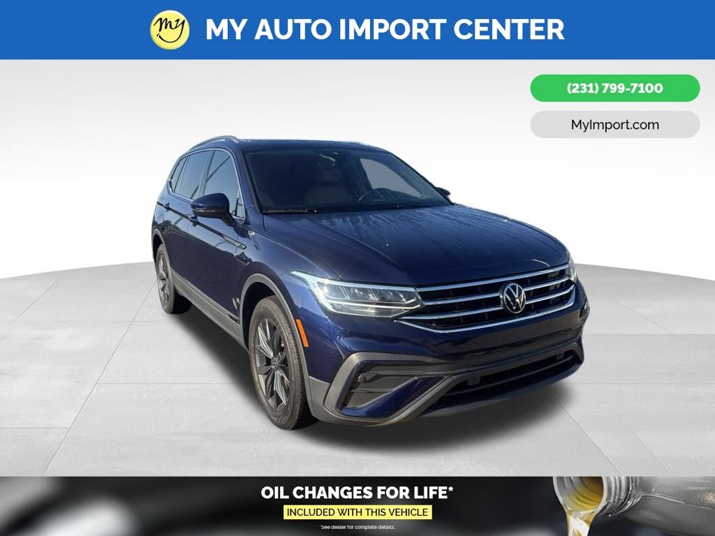 Used 2024 Volkswagen Tiguan SE w/ Panoramic Sunroof Package AWD/4WD image 1