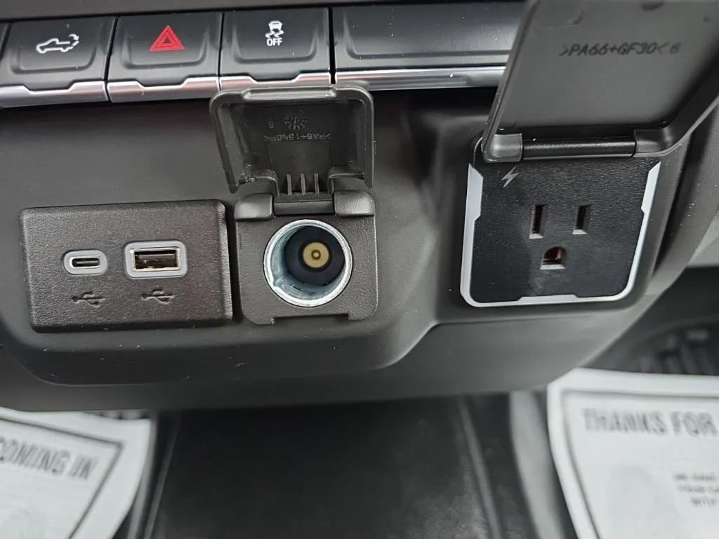 Used 2025 GMC Sierra 2500 Pro w/ Convenience Package image 30