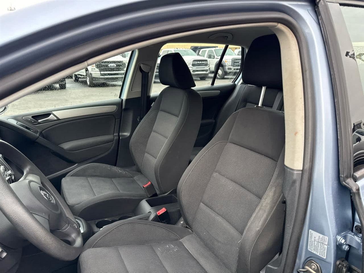 Used 2011 Volkswagen Golf 4-Door image 12