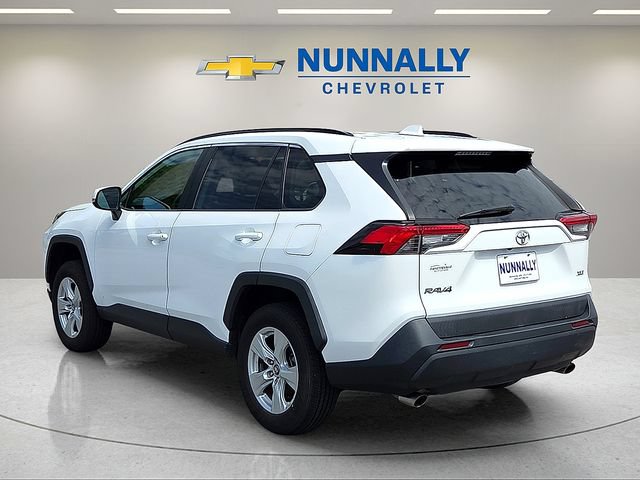 Used 2020 Toyota RAV4 XLE FWD image 3