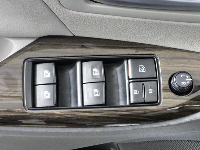 Used 2016 Toyota Sienna XLE Premium image 14