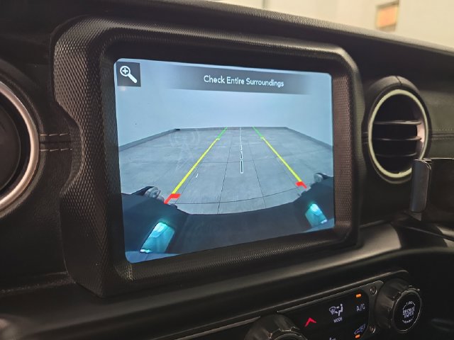 Used 2020 Jeep Gladiator Overland AWD/4WD image 24
