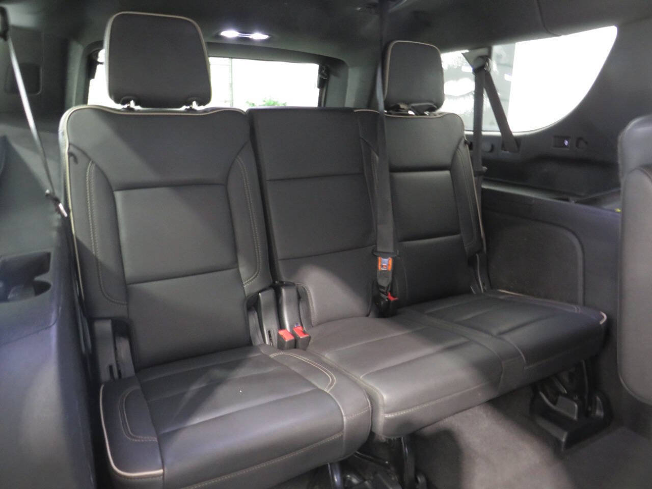Used 2023 Chevrolet Suburban Premier RWD image 12