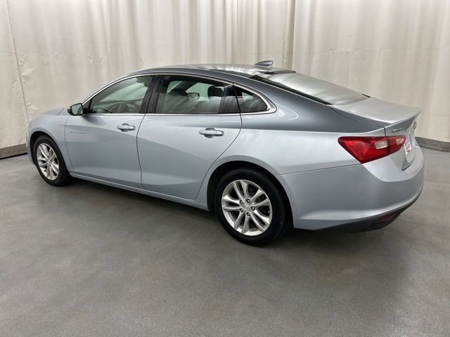 Used 2017 Chevrolet Malibu LT image 3