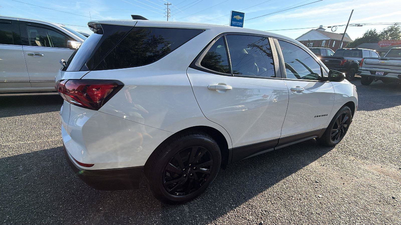 Used 2024 Chevrolet Equinox LS w/ LS Convenience Package FWD image 8
