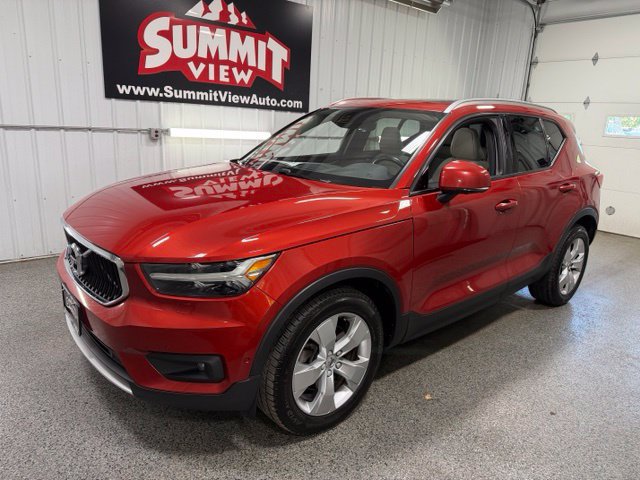 Used 2019 Volvo XC40 T5 Momentum AWD/4WD image 1