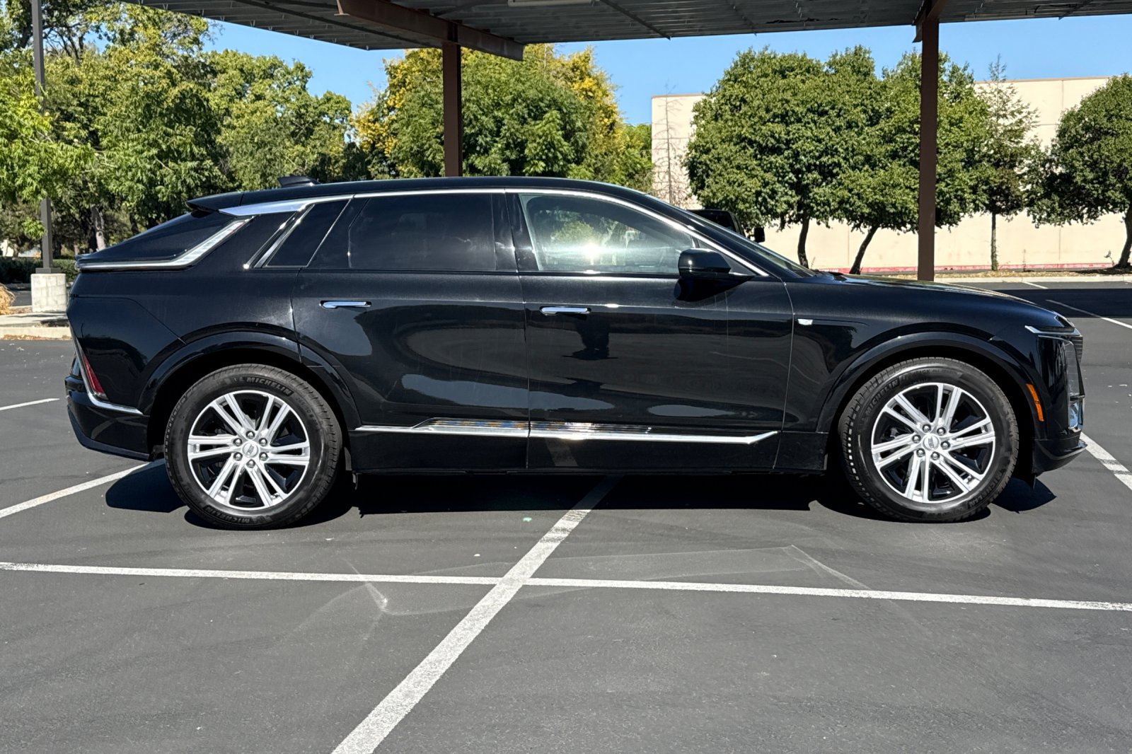 Used 2024 Cadillac Lyriq Tech AWD/4WD image 10