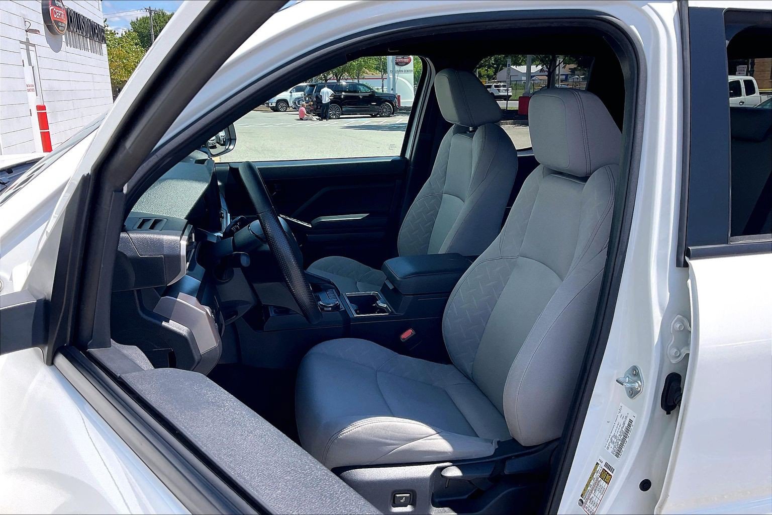 Used 2024 Toyota Tacoma SR5 AWD/4WD image 29